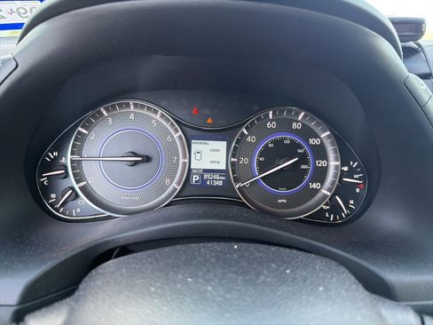 Used 2018 INFINITI QX80 2WD w/ Deluxe Technology Package image 2