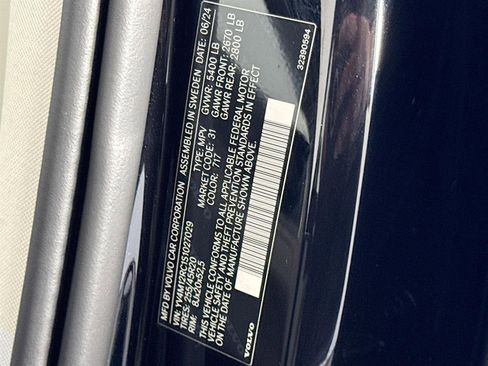 Certified 2025 Volvo XC60 B5 Plus w/ Protection Package Premier image 30