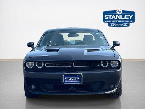 Used 2016 Dodge Challenger SXT Plus RWD image 2