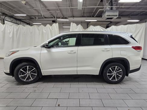 Used 2018 Toyota Highlander XLE image 13