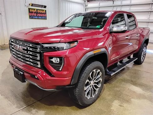 Used 2024 GMC Canyon Denali AWD/4WD image 4