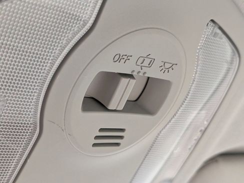 Used 2014 Toyota Prius Four image 20