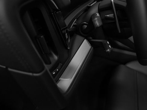Certified 2026 Porsche Cayenne E-Hybrid AWD/4WD image 33