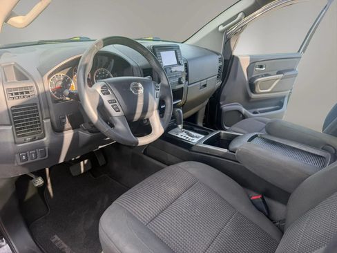 Used 2015 Nissan Titan SV w/ SV Value Truck Package RWD image 12