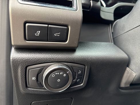 Used 2021 Ford Expedition XLT image 18