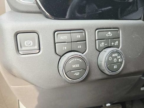 New 2026 Chevrolet Silverado 1500 LT Trail Boss w/ Convenience Package II AWD/4WD image 32