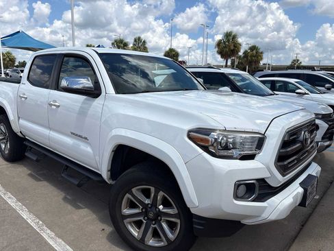 Used 2017 Toyota Tacoma Limited w/ Tow Package RWD image 1