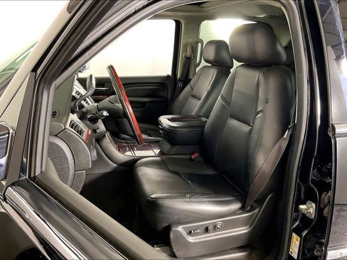 Used 2013 Cadillac Escalade Luxury image 36