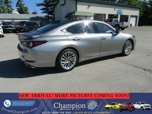 Used 2021 Lexus ES 350 w/ Accessory Package FWD image 4
