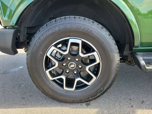 Used 2025 Ford Bronco Outer Banks AWD/4WD image 5