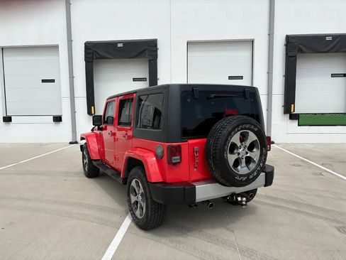 Used 2013 Jeep Wrangler Unlimited Sahara w/ Connectivity Group AWD/4WD image 5