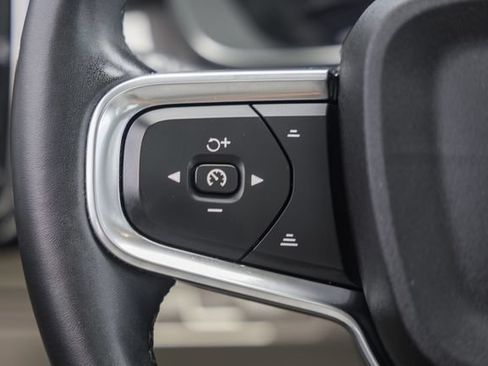 Certified 2023 Volvo XC40 B5 Ultimate w/ Protection Package Premier AWD/4WD image 31