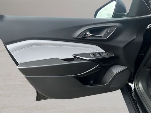 New 2025 Chevrolet Trax LT w/ LT Convenience Package image 21