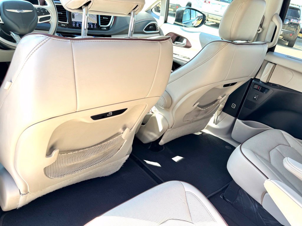 Used 2020 Chrysler Pacifica Limited FWD image 16