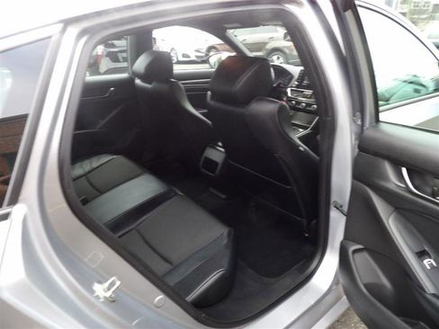 Used 2018 Honda Accord Sport image 12