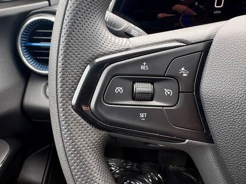 Used 2025 Chevrolet Trax LT FWD image 28