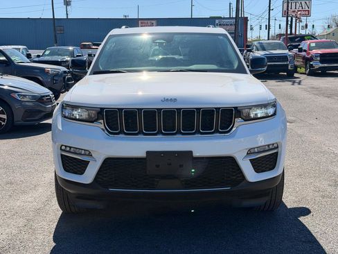 Used 2023 Jeep Grand Cherokee Limited AWD/4WD image 2