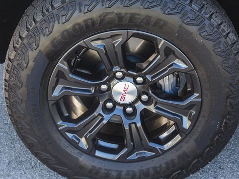 Used 2023 GMC Canyon Elevation w/ Elevation Premium Package image 10