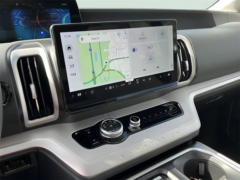 New 2025 Ford Expedition Active image 38