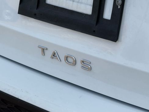 Used 2024 Volkswagen Taos SE AWD/4WD image 13