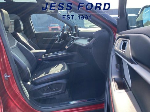 Used 2025 Ford Explorer ST image 9