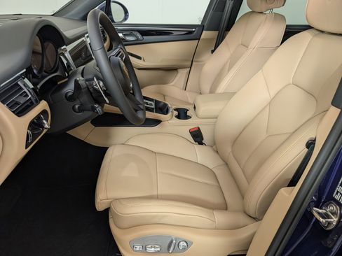 Used 2026 Porsche Macan image 5