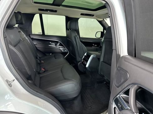 Used 2022 Land Rover Range Rover SE image 27