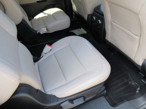 Used 2022 Ford Explorer Limited w/ Equipment Group 301A RWD image 19