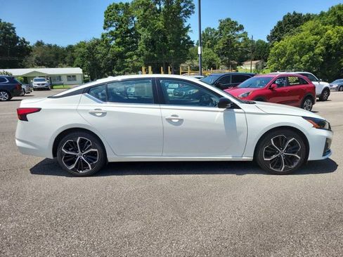Used 2024 Nissan Altima 2.5 SR FWD image 6