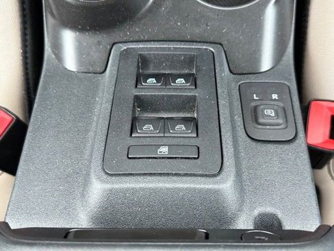 Used 2023 Ford Bronco Wildtrak image 34