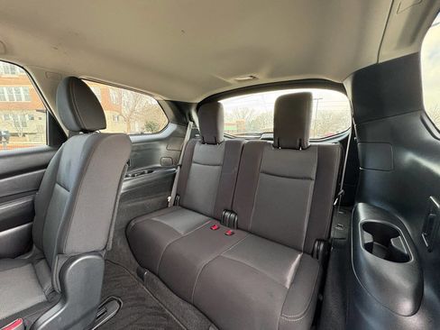 Used 2020 Nissan Pathfinder SV image 27