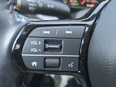 Used 2025 Honda CR-V EX-L image 17