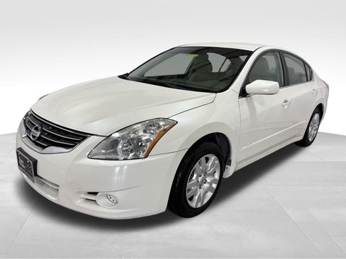 Used 2012 Nissan Altima 2.5 S image 1