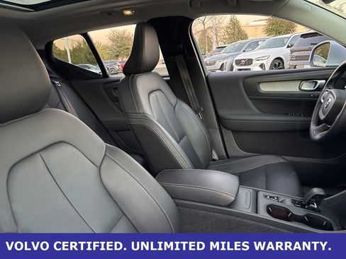 Certified 2025 Volvo XC40 B5 Core image 12