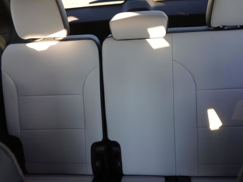 New 2026 Chevrolet Traverse High Country image 24