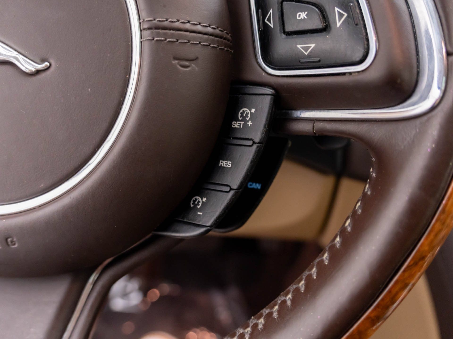 Used 2015 Jaguar XJ AWD image 35