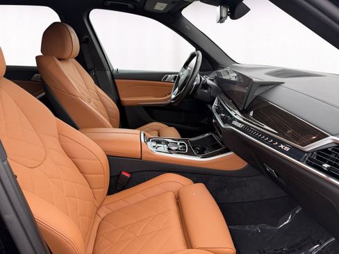 Used 2024 BMW X5 xDrive50e image 15