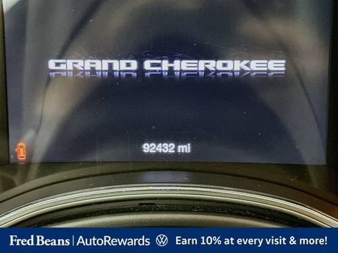 Used 2019 Jeep Grand Cherokee Laredo AWD/4WD image 16