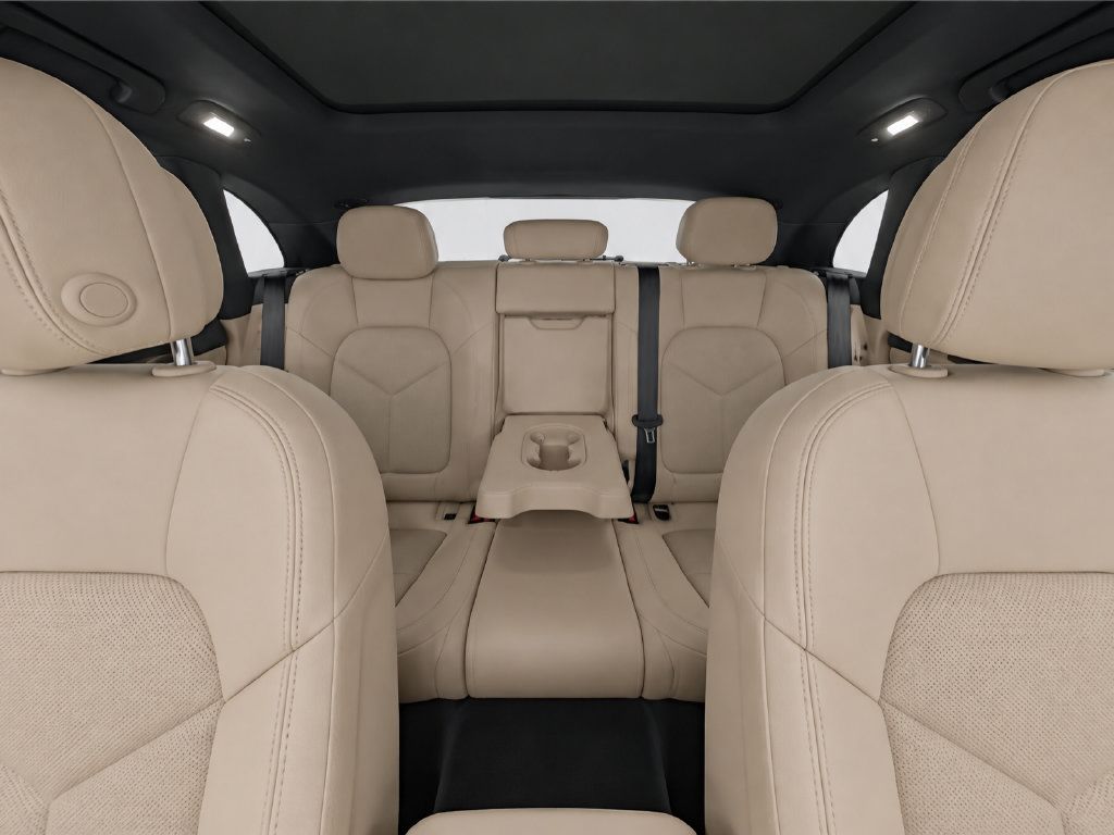 Certified 2023 Porsche Macan AWD/4WD image 16