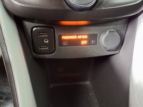 Used 2020 Chevrolet Trax LT w/ LT Convenience Package image 21