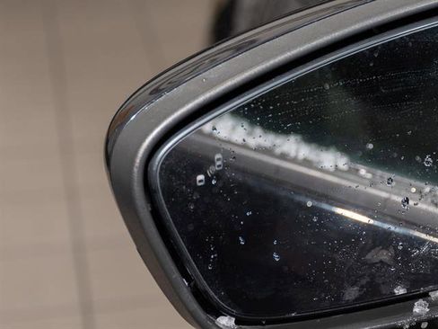 Used 2020 Ford Escape SE image 9