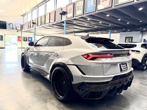 Used 2024 Lamborghini Urus Performante image 10