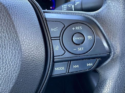 Used 2021 Toyota Corolla LE FWD image 20