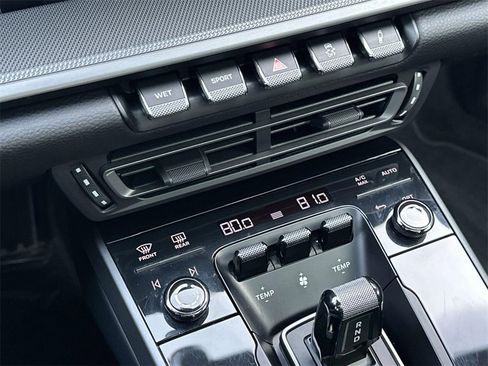 Used 2024 Porsche 911 Carrera image 27