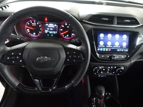 Used 2023 Chevrolet TrailBlazer RS w/ Convenience Package FWD image 12