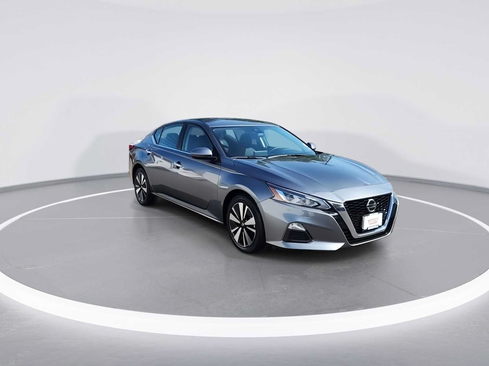 Used 2022 Nissan Altima 2.5 SV FWD image 2