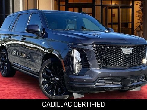 Used 2025 Cadillac Escalade Sport Platinum w/ LPO, ONYX Package AWD/4WD image 2