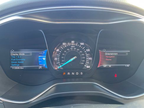 Used 2017 Ford Fusion SE w/ Fusion SE Technology Package image 3