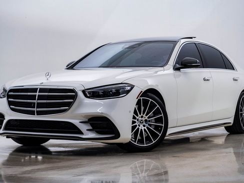 Used 2022 Mercedes-Benz S 580 4MATIC Sedan image 1