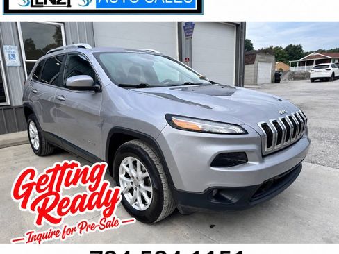 Used 2018 Jeep Cherokee Latitude Plus AWD/4WD image 1